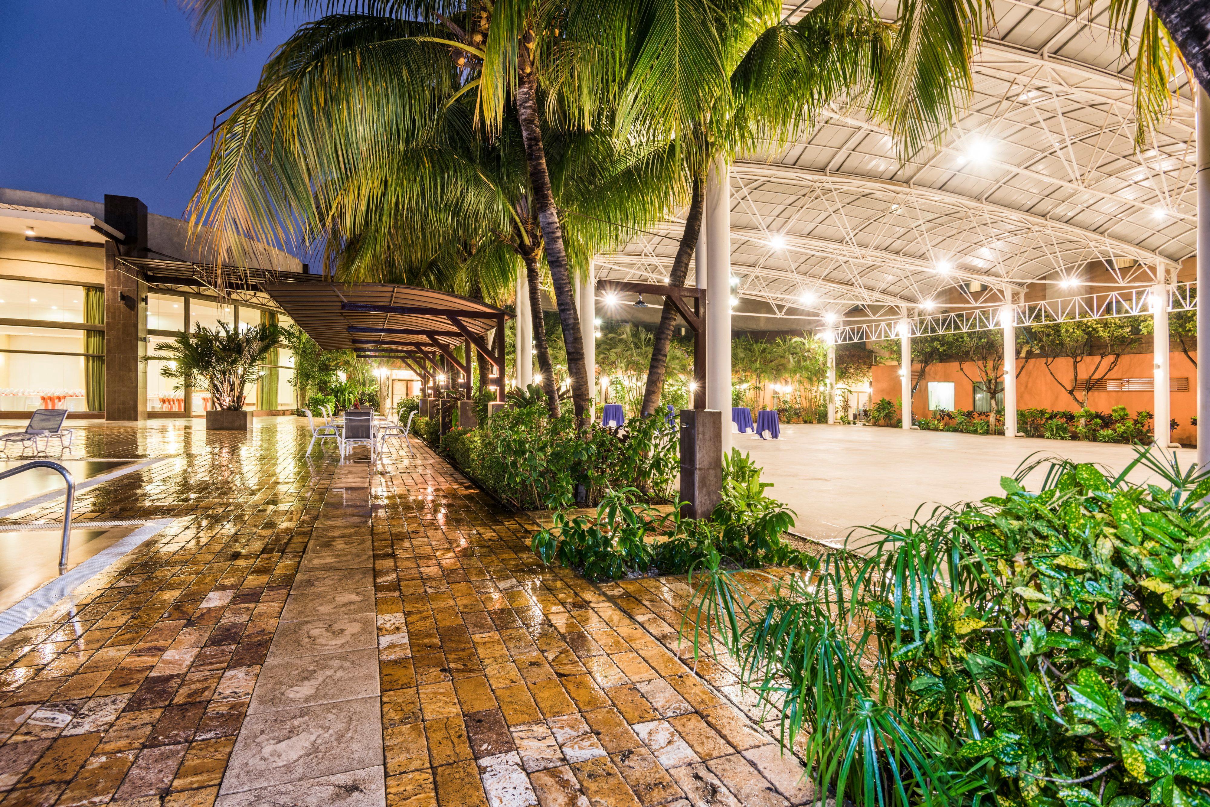 Holiday Inn Convention Center By Ihg Манагуа Экстерьер фото