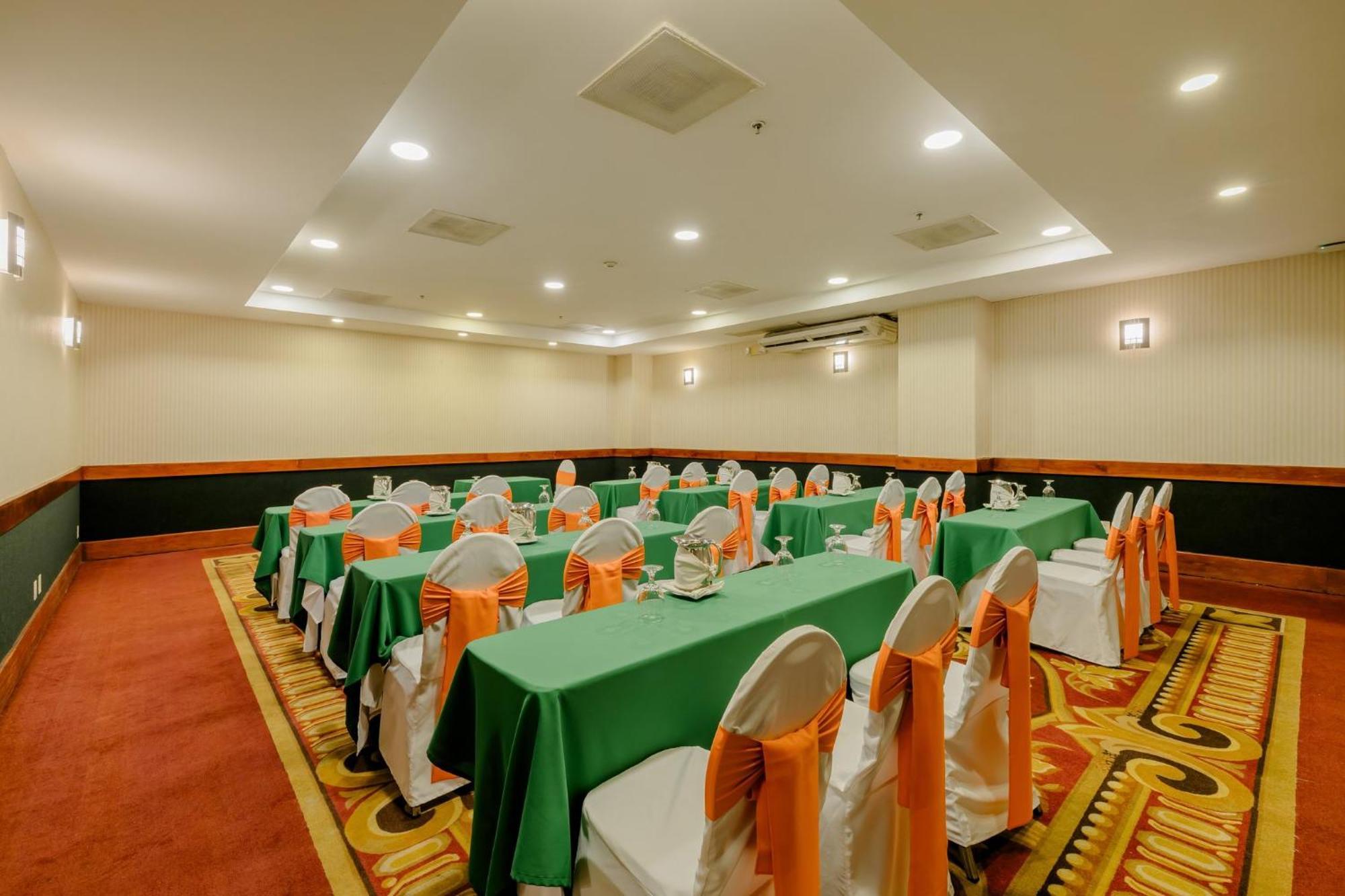 Holiday Inn Convention Center By Ihg Манагуа Экстерьер фото