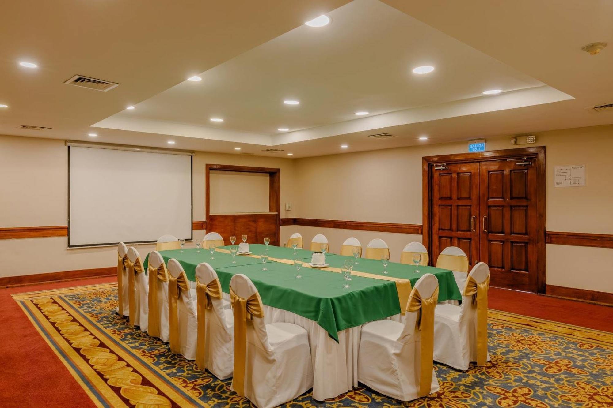 Holiday Inn Convention Center By Ihg Манагуа Экстерьер фото